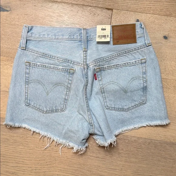 Levi’s 501 High-Rise Distressed Jean Shorts – Light Blue – Size 27 – NWT - Picture 4 of 4